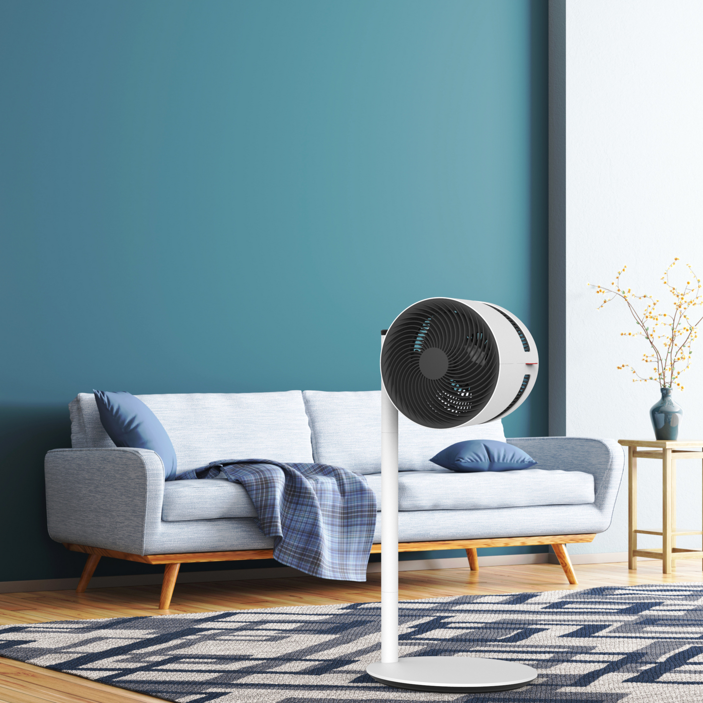 Boneco Air Shower F220 Ventilator mit elegantem Standfussdesign und 270 Grad drehbarem Luftstrom.