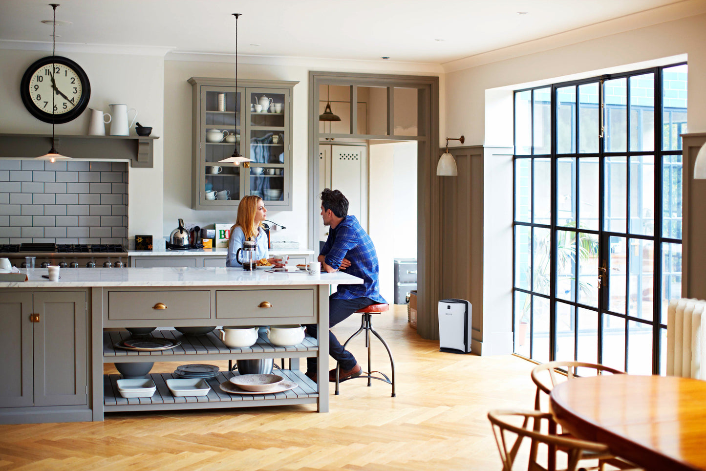 Boneco P340 Luftreiniger mit Aktivkohlefilter und HEPA H13 zur Luftreinigung in Wohnräumen.