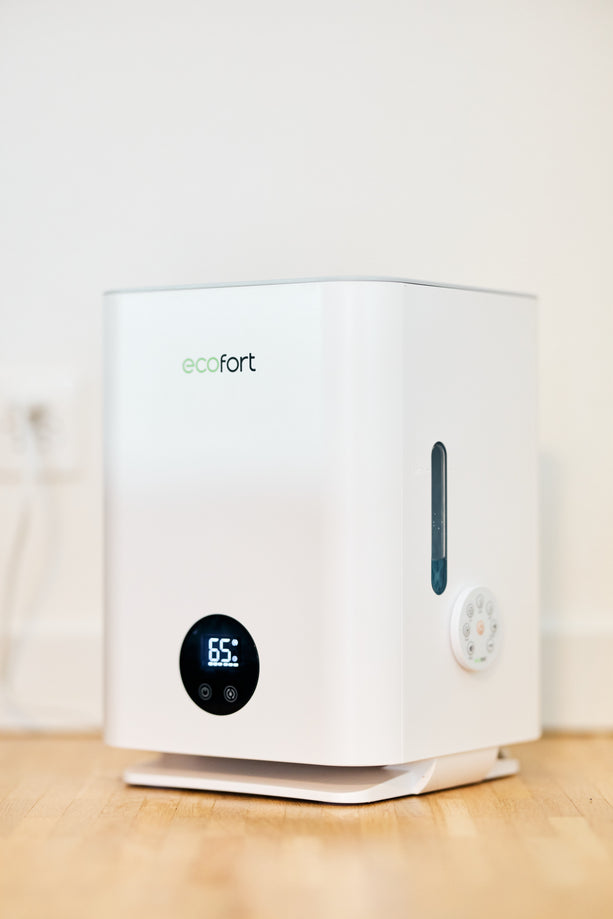 ecoQ HumidAir E250 Luftbefeuchter mit zwei Betriebsstufen, Hygrostat und UV-Licht-Funktion.