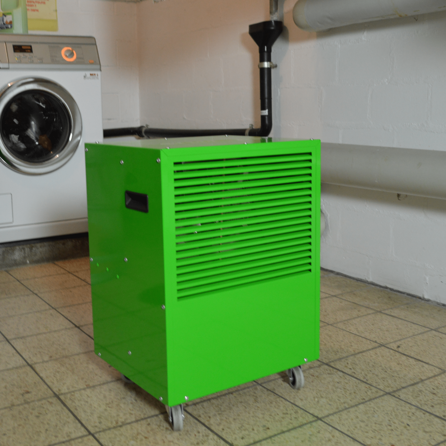 ecodry 425 Original Green Luftentfeuchter mit 4 stabilen Lenkrollen und automatischer Abtauvorrichtung.