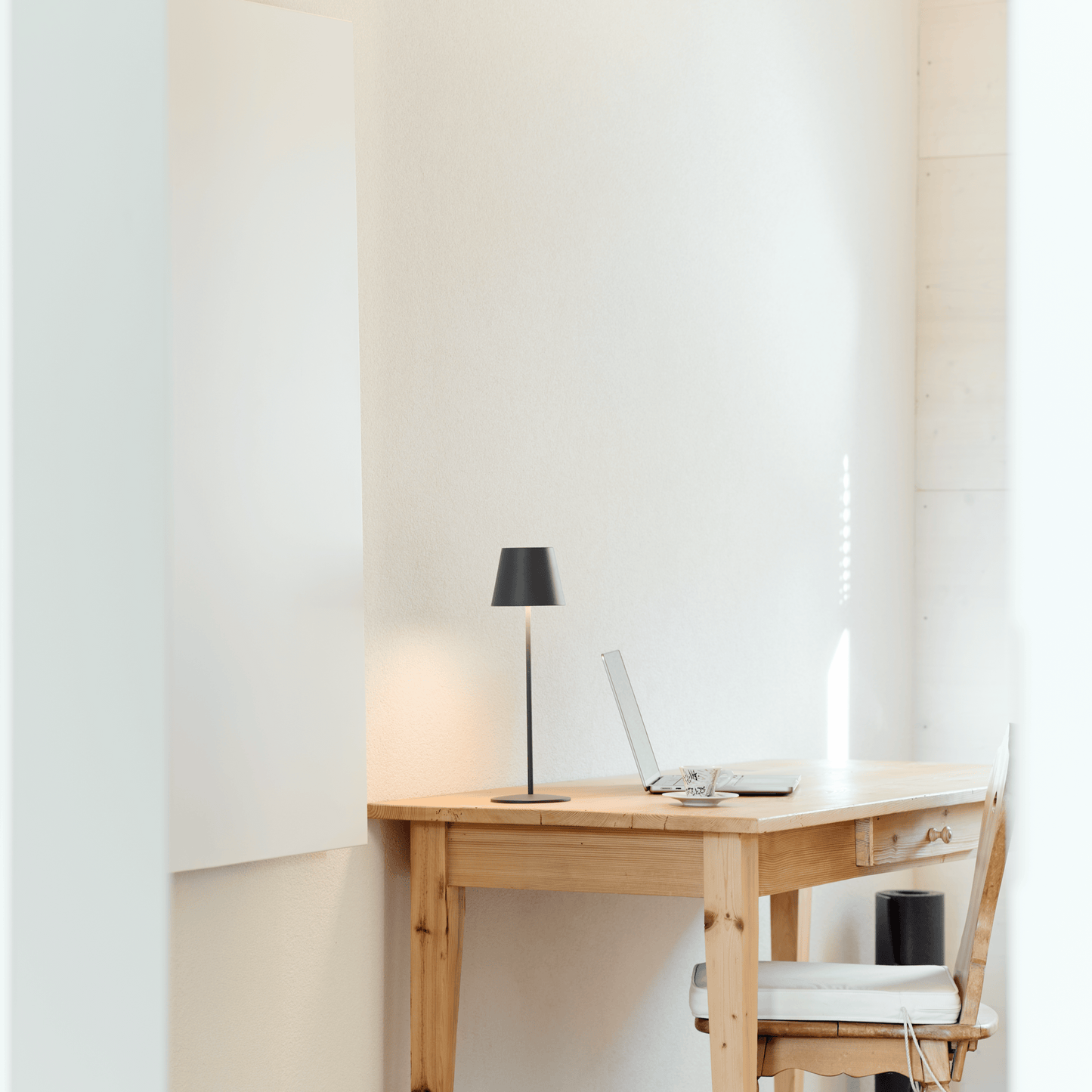 ecoheat Aura 550: Infrarotwärme auf Knopfdruck – stilvolle Heizlösung mit Funkempfänger für punktgenaue Wärme dort, wo du sie brauchst.