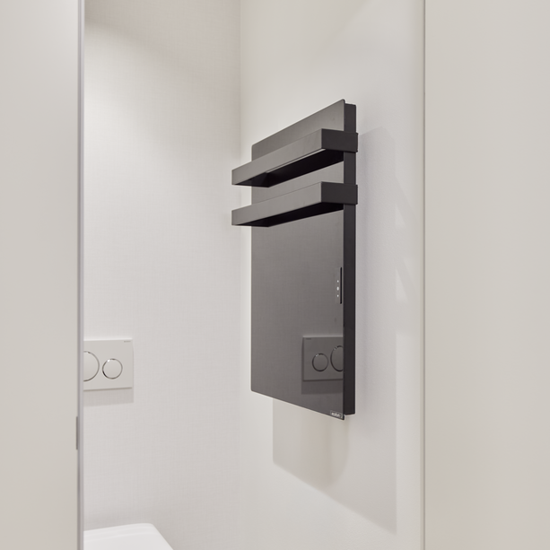 ecoQ Bagno 700+ Schwarz: Design-Infrarotheizung für Bad & Gäste-WC. Schnelle Wärme, trockene Handtücher & smarte Steuerung per App oder Bedienfeld.
