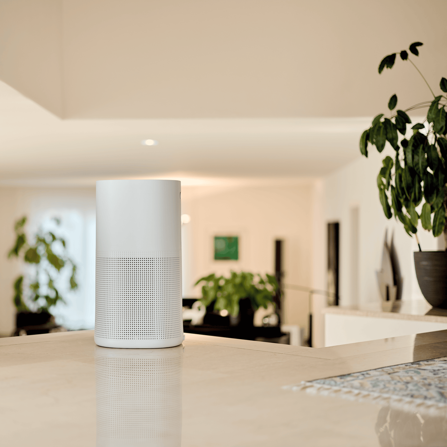 Grosse Leistung für grosse Räume: ecoQ CleanAir 600+ reinigt effizient bis 130 m² – mit Echtzeit-Luftanalyse.