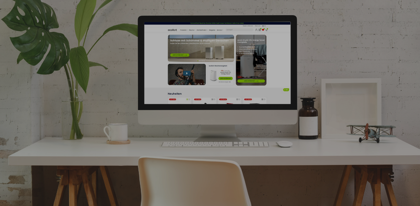 Arbeitsplatz mit Desktop Station und neuer ecofort.ch Seite
