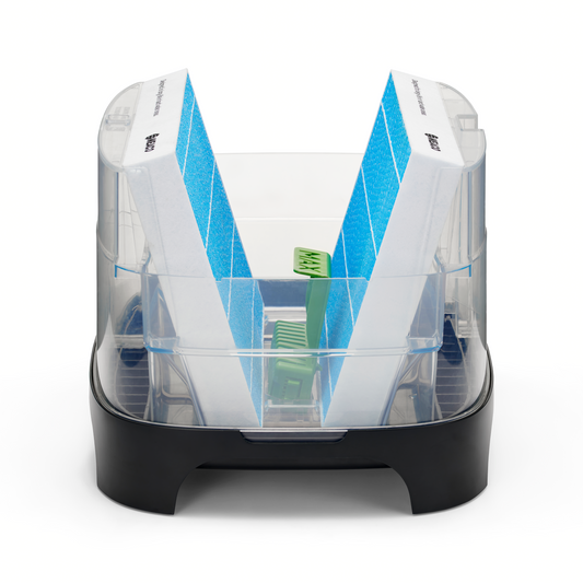 Ansicht von oben auf den Meaco Armin 680 Filtereinsatz mit zwei blauen Filterplatten