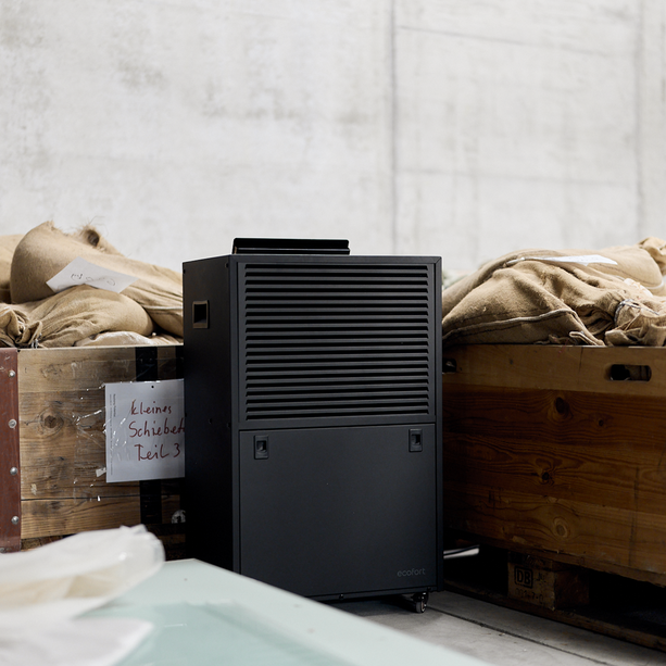 ecodry Neptun XP Black im Lagerraum zum Schutz vor Feuchtigkeit