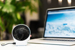 Boneco F50 Tischventilator: Kompakter Air Shower Ventilator für frische Brise am Arbeitsplatz oder Zuhause. Leise, stylisch und per USB-Anschluss nutzbar.
