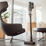 Kabelloser Staubsauger ecoQ CleanVac Pro mit auswechselbarem Akku und HEPA-Filter in ultra-leichtem Design.