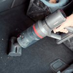 Kabelloser ecoQ CleanVac Pro Complete Staubsauger mit Plug & Play Akku und integrierter Beleuchtung.