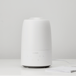 Kompakter ecoQ HumidAir U250 Luftbefeuchter mit Hygrostat und ultraschall Technologie.