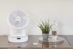 ecoQ SilentAir Tavo Tischventilator in Weiss mit Smart-Modus und Fernbedienung für angenehme Kühlung.
