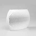 Kompakter ecoQ MiniDry Luftentfeuchter mit Granulat-Technologie, ideal für kleine Räume wie Kleiderschränke oder Autos.