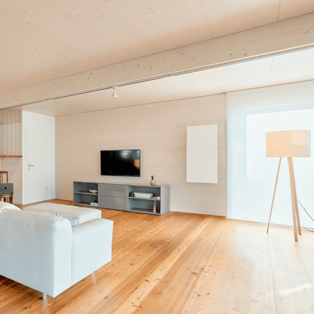 ecoheat Aura 950: Design trifft Qualität – Metallheizung mit Feinstrukturbeschichtung für direkte Montage an Wand oder Decke.