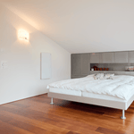 Die ecoheat Vitrea 360 bietet angenehme Infrarotwärme hinter satiniertem Sicherheitsglas – montagefreundlich, hochwertig und kompakt.