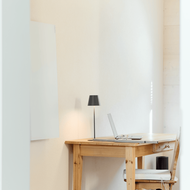 ecoheat Vitrea 625: Edles Heizpaneel mit Funk-Empfänger und Glasoberfläche. Effizient, komfortabel und ideal für moderne Innenräume.