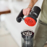 Tierhaare tief aus Teppichen entfernen? Der ecoQ CleanVac Pro Animal schafft’s – mit starker Leistung & hygienischer 3-fach-Filtration.