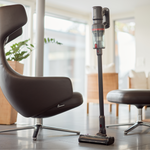 Kabelloser ecoQ CleanVac Pro Staubsauger mit auswechselbarem Akku, HEPA-Filter und integriertem Licht.