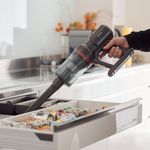 Kabelloser Staubsauger ecoQ CleanVac Pro mit integriertem Licht und HEPA-Filter für effektive Reinigung.