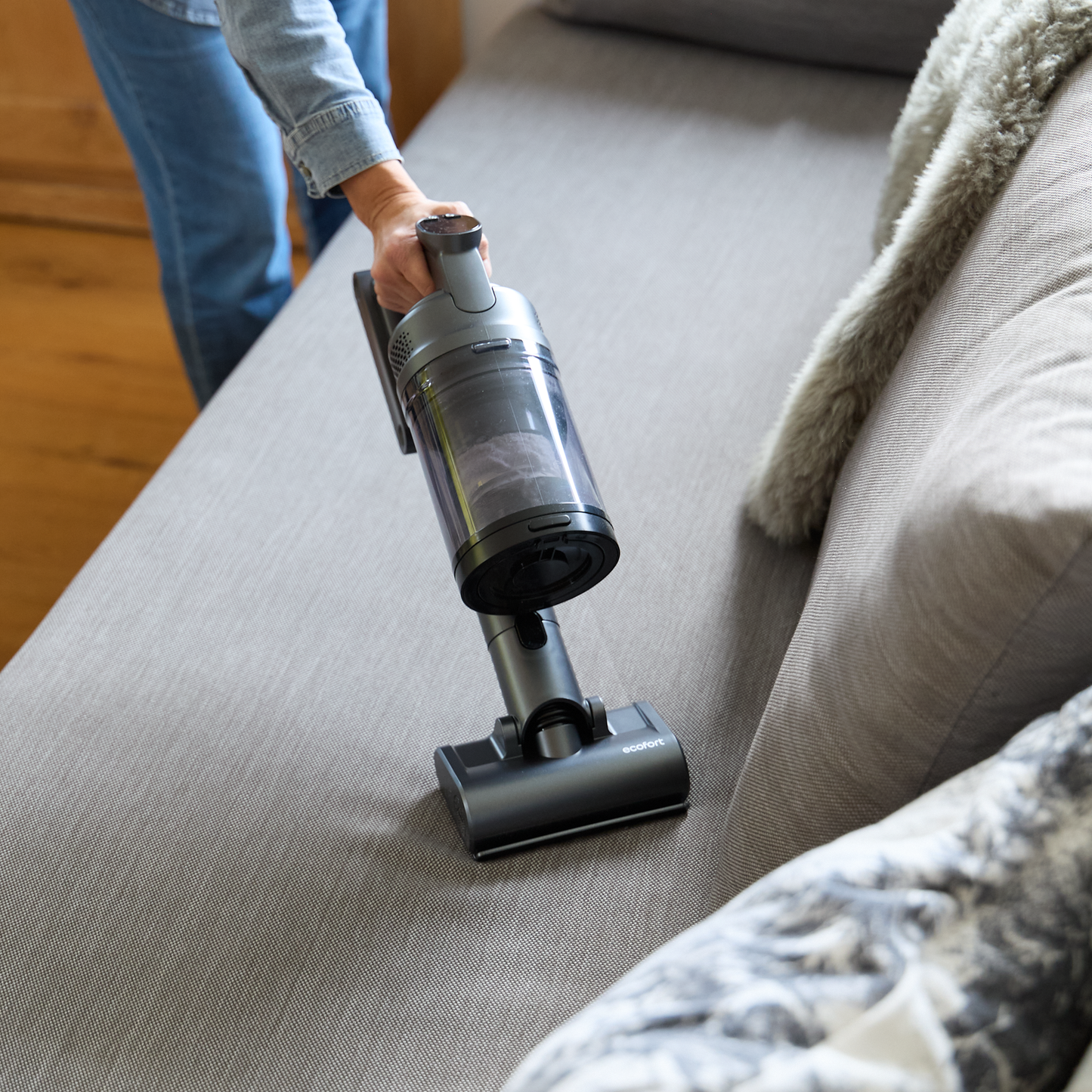 ecoQ CleanVac Station – intelligente Reinigung mit Dampf und UV-Licht