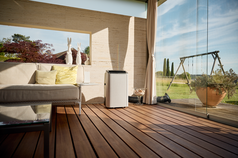Mobile Klimaanlage auf der Terrasse