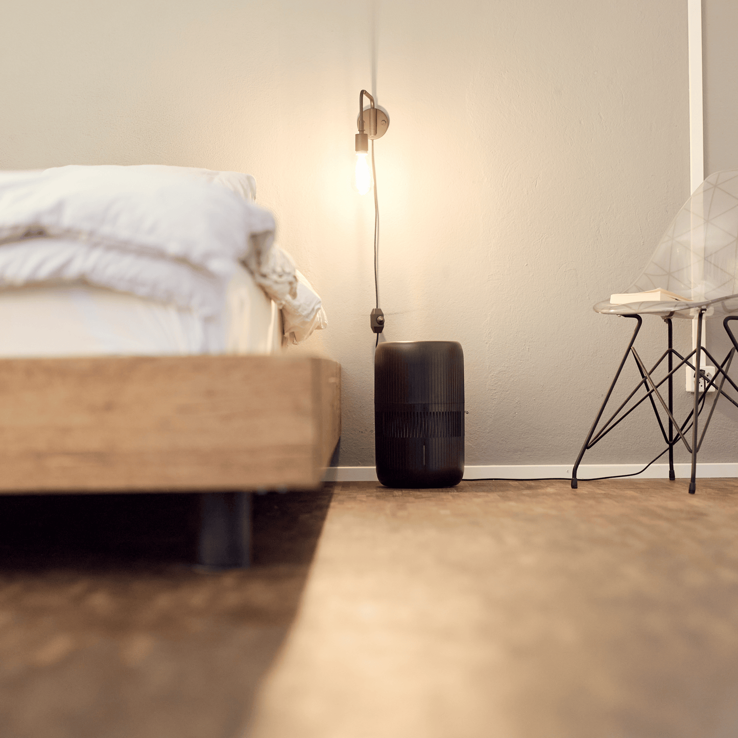 Kompakt, effizient, vernetzt: ecoQ HumidAir E600+ Black befeuchtet grosse Räume leise & präzise per App.