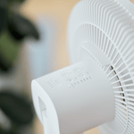 ecoQ SilentAir Due: Sanfte Brise ohne Lärm. Höhenverstellbar, kompakt und steuerbar via App, Fernbedienung oder direkt am Gerät.