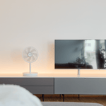 ecoQ SilentAir Due+: Leiser Akku-Ventilator mit App, Fernbedienung & Bedienfeld. Höhenverstellbar, mobil & perfekt für flexible Raumkühlung.