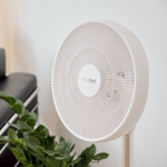 ecoQ SilentAir Grande Standventilator mit Fernbedienung, höhenverstellbar und leise ab 32 Dezibel.