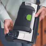 Hygienisch und kompakt: Gtech HyLite 2 mit Beutel für saubere Entleerung, Akku für Flexibilität und 2-in-1 Funktion für vielseitigen Einsatz.