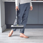 Flexibilität für deinen Alltag: Der Gtech HyLite 2 ist Boden- und Handstaubsauger in einem. Beutelsystem für Sauberkeit, Akku für Freiheit.