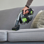 Gtech Multi TE kabelloser Staubsauger mit waschbarem Dauerfilter und integrierten Scheinwerfer.