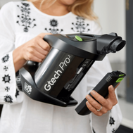 Gtech Pro Bag 2 K9 kabelloser Staubsauger mit 2000 mAh Akku und 1.5 l Beutelvolumen.