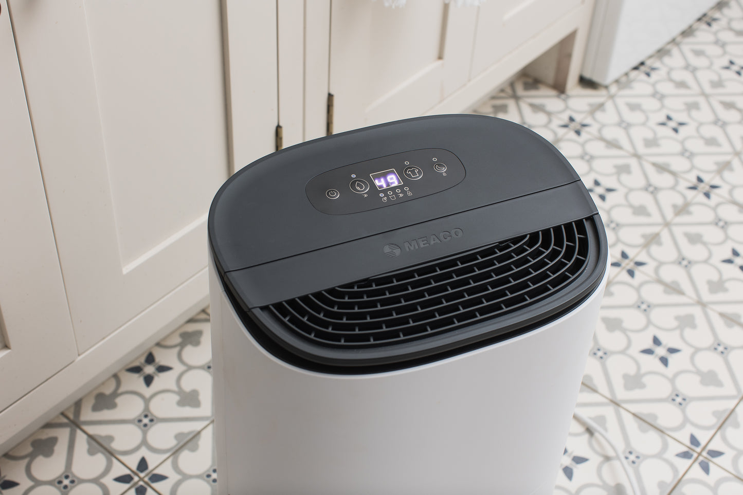 Meaco Arete One 12L Luftentfeuchter, kompakt, wandmontierbar, für Räume bis 30 m², niedriger Stromverbrauch.