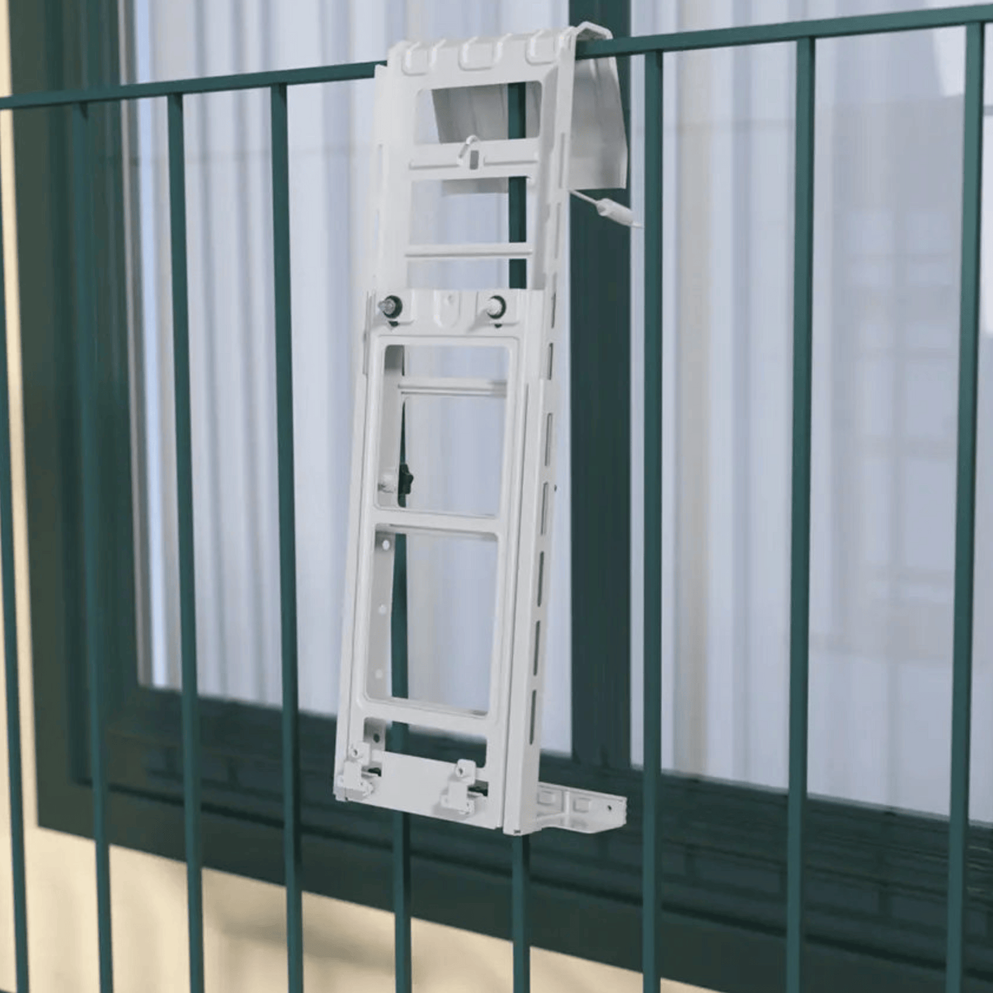 Passgenaue Fensterhalterung für Midea PortaSplit Ausseneinheit – geeignet für Dachfenster & französische Balkone. Sicher, flexibel & schnell installiert.