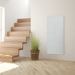 Elegantes ZenSwiss Infrarotpanel in mattem Weiss, 550W, 54 x 118 cm für Deckeninstallation.