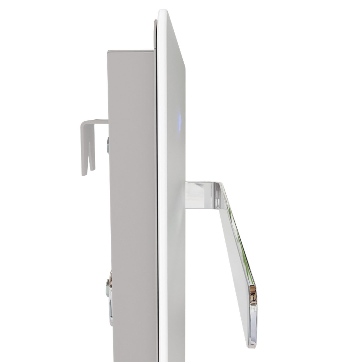 Glanzweisser Handtuchtrockner ZenSwiss furo 52 x 160 cm mit integrierter Touch-Steuerung und zwei Handtuchhaltern.