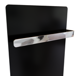 ZenSwiss furo Handtuchtrockner in Glanz Schwarz mit polierten Handtuchhaltern und integrierter Touch-Steuerung.