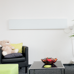 ZenSwiss Infrarotheizung 400W in Matt Weiss: Extra schmal, effizient und energiesparend. Ideal für Flur, Bad oder als stilvolle Ergänzungsheizung an schmalen Wänden.