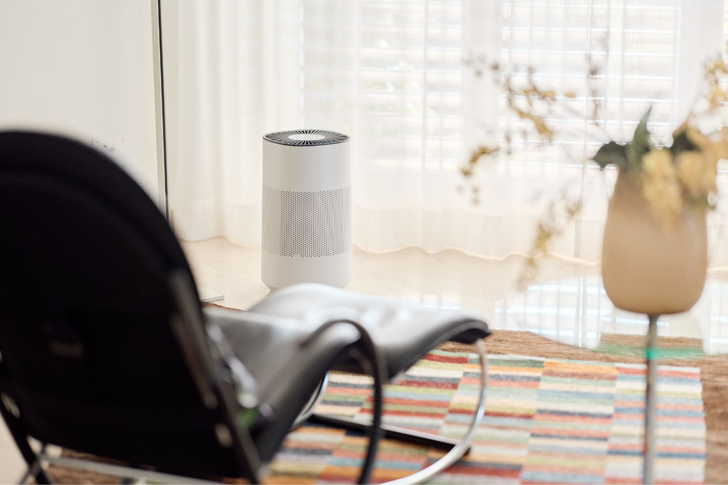 L'humidificateur silencieux ecoQ HumidAir H400+ dans la pièce à vivre